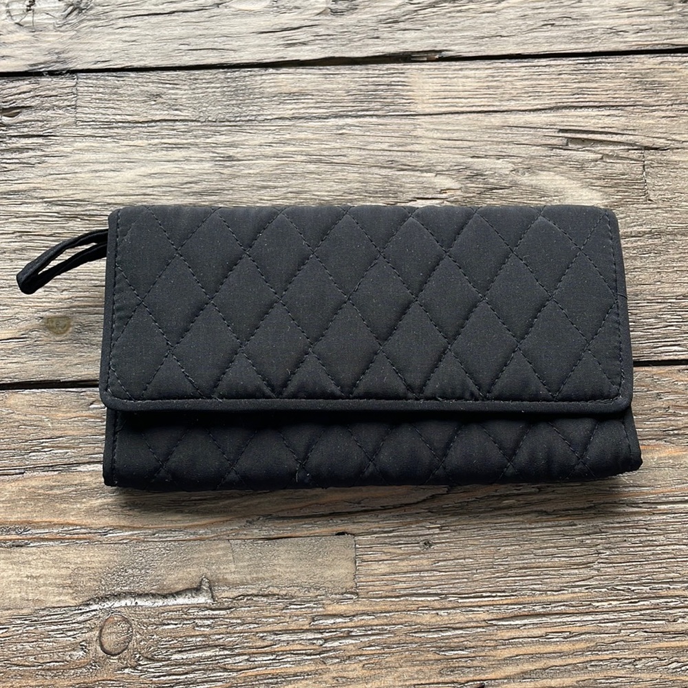 Very Bradley black wallet